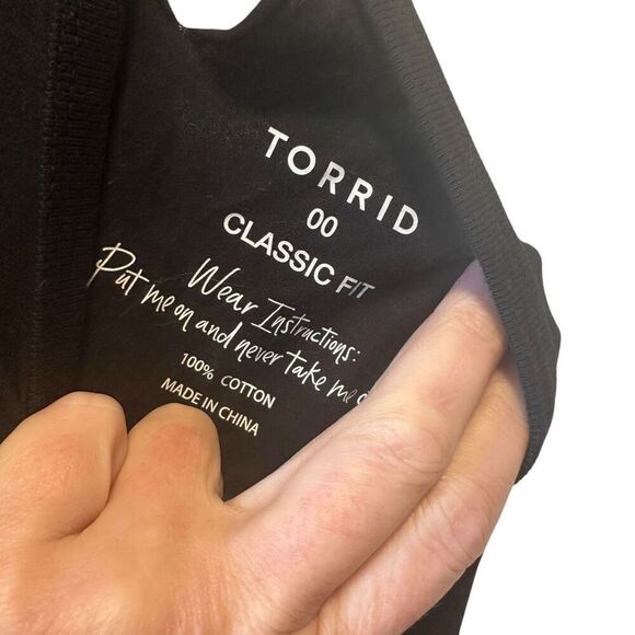 Torrid Classic Fit Cut Out Back 100% Cotton Crew Neck Tank Top Black Size 00 M/L - Picture 2 of 3